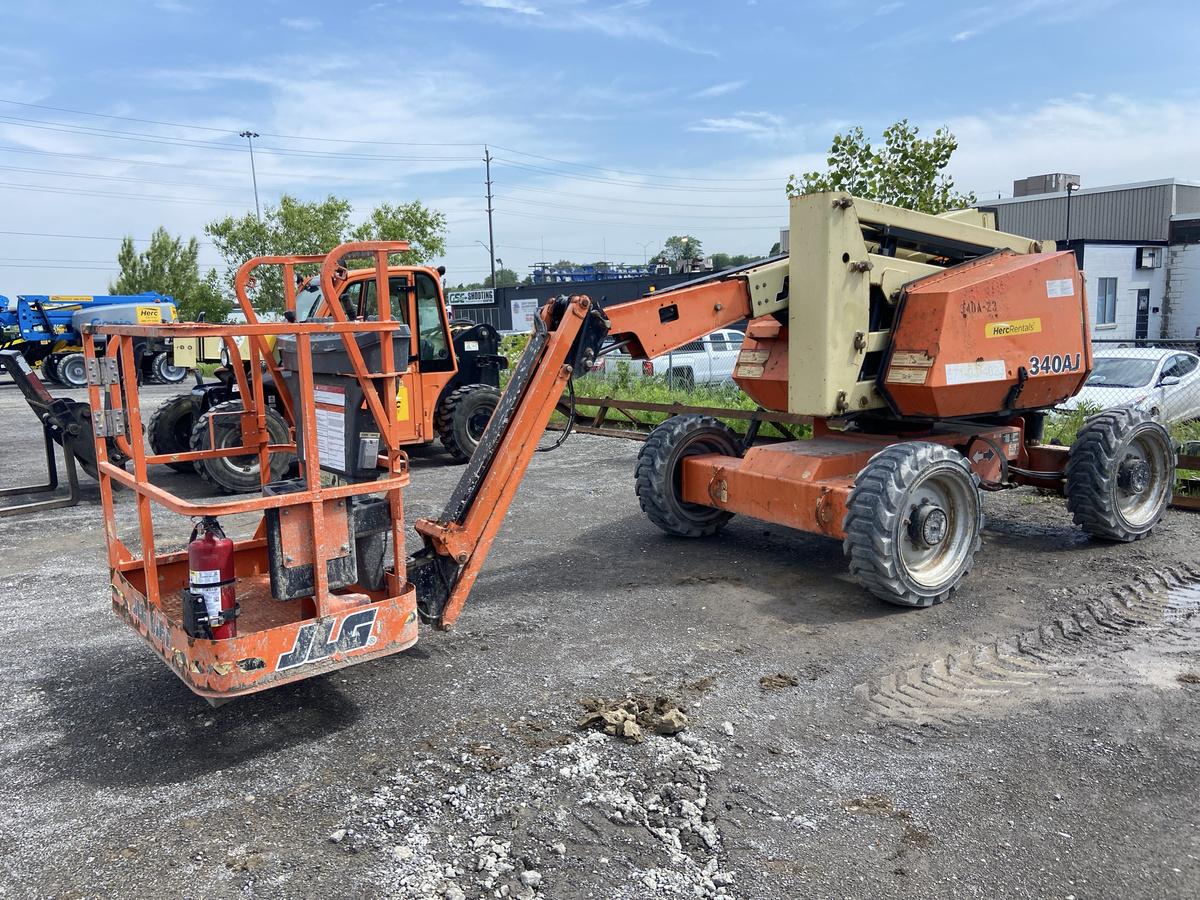 2017 JLG 340AJ-5