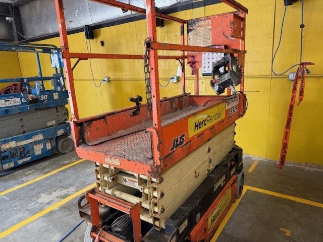 2017 JLG 1932R-4