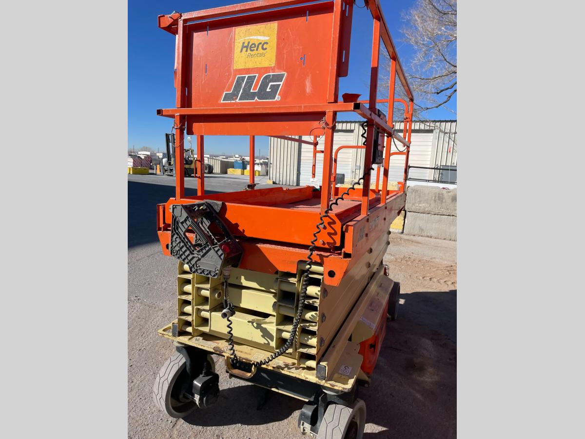 2018 JLG 3246ES