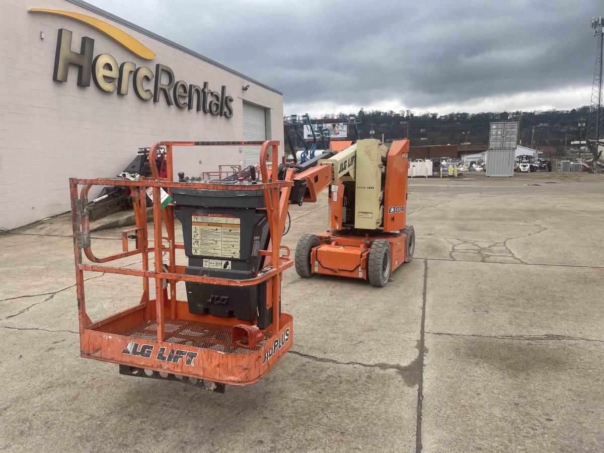 2016 JLG E300AJP