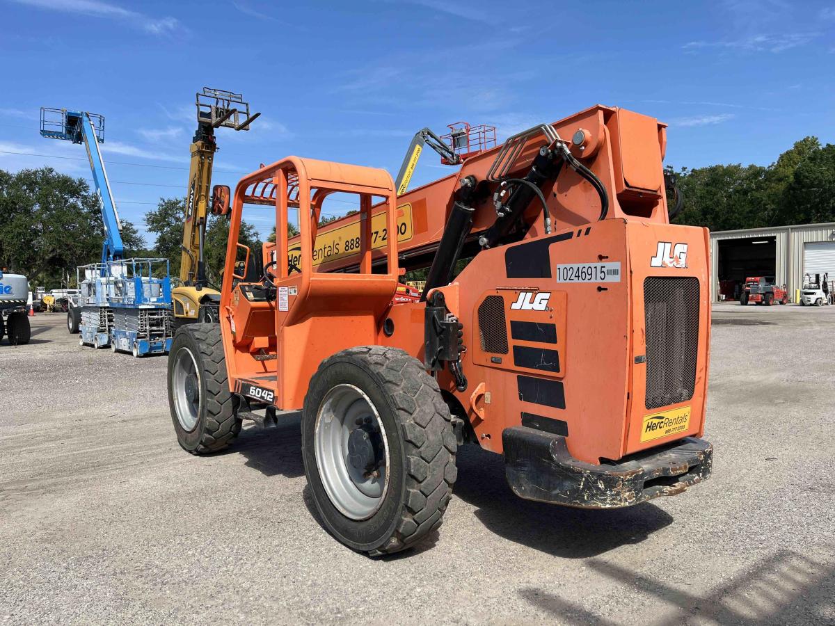 2019 SkyTrak 6042-7