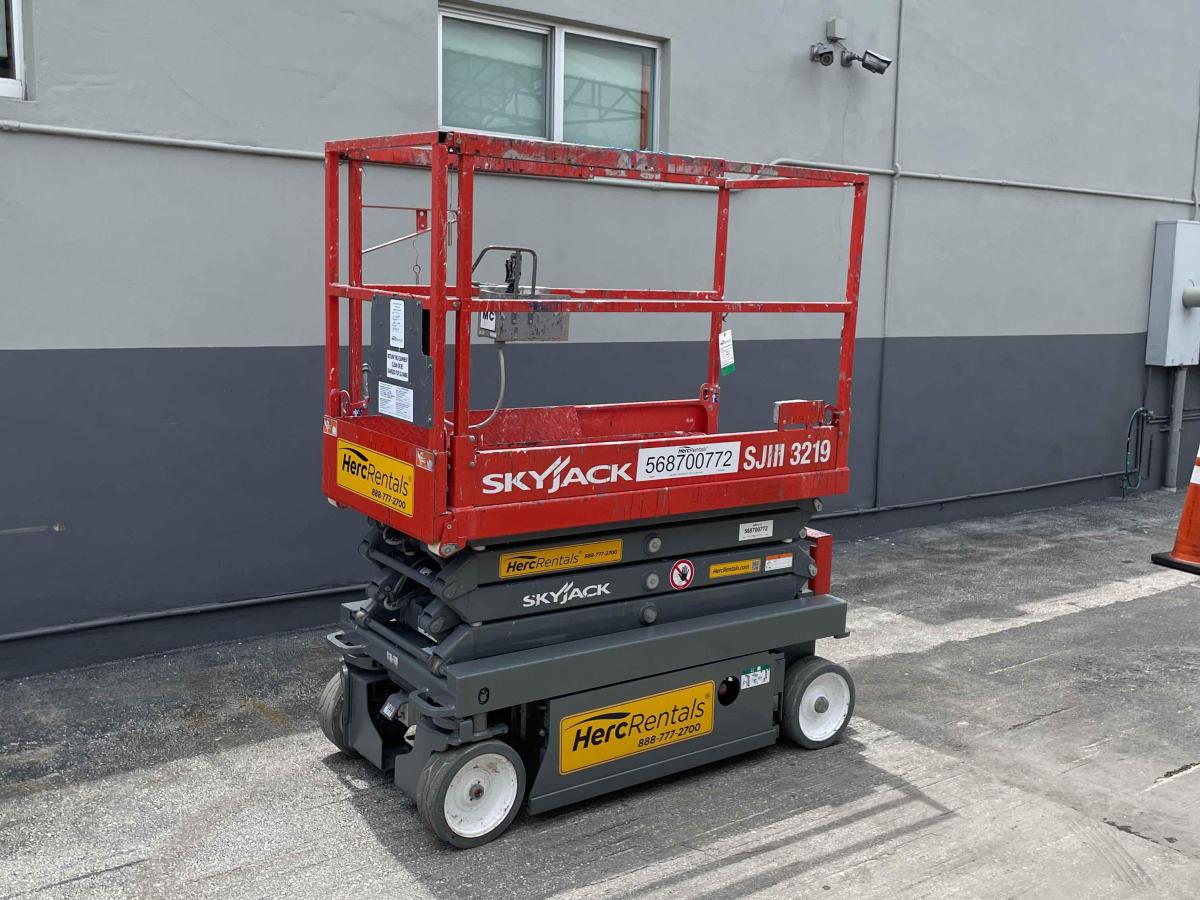 2017 Skyjack SJ3219