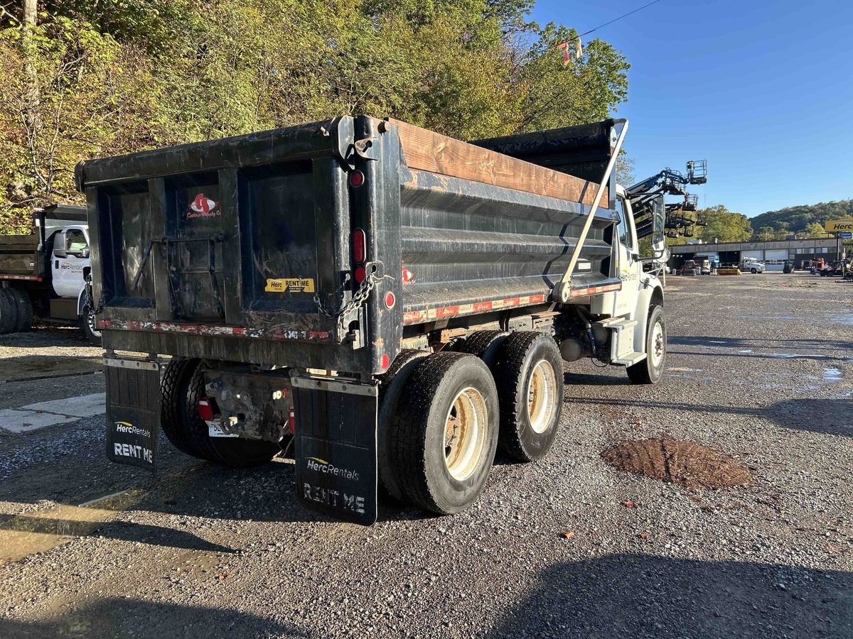 2019 Freightliner M2106-7