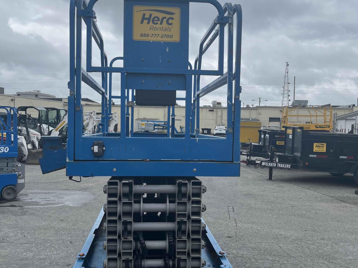 2017 Genie GS-4047