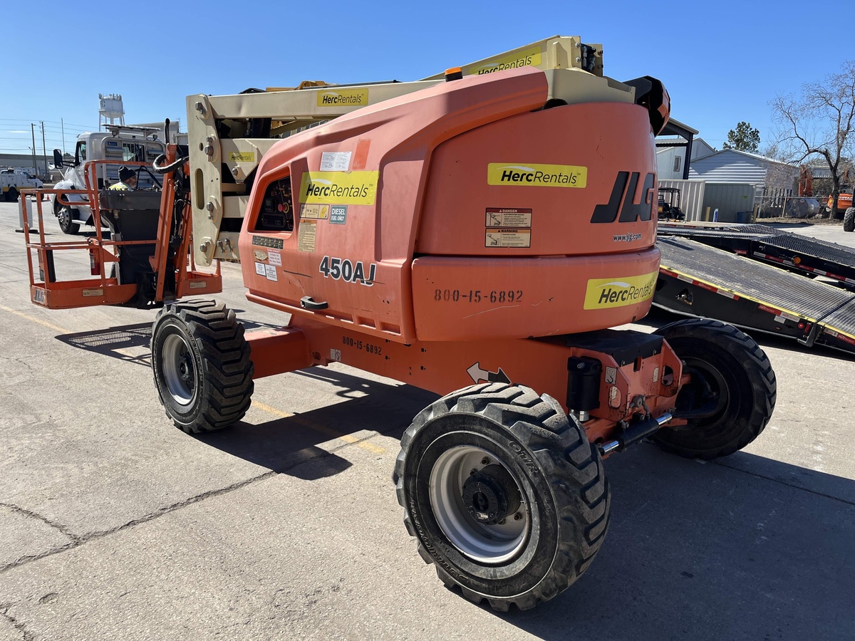 2017 JLG 450AJ-6