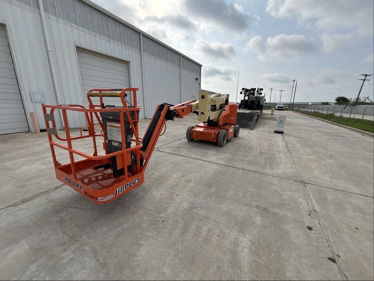 2018 JLG E400AJPN