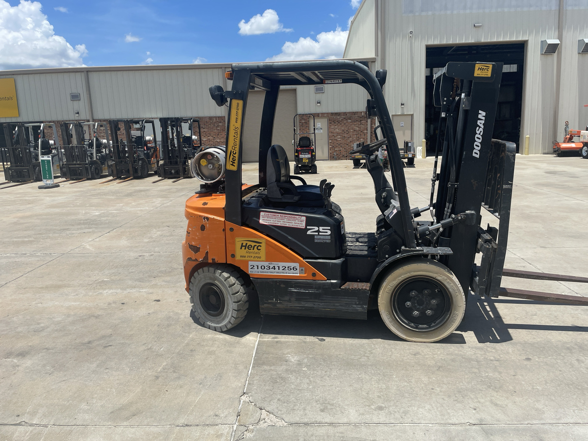 2021 Doosan G25N-7-8