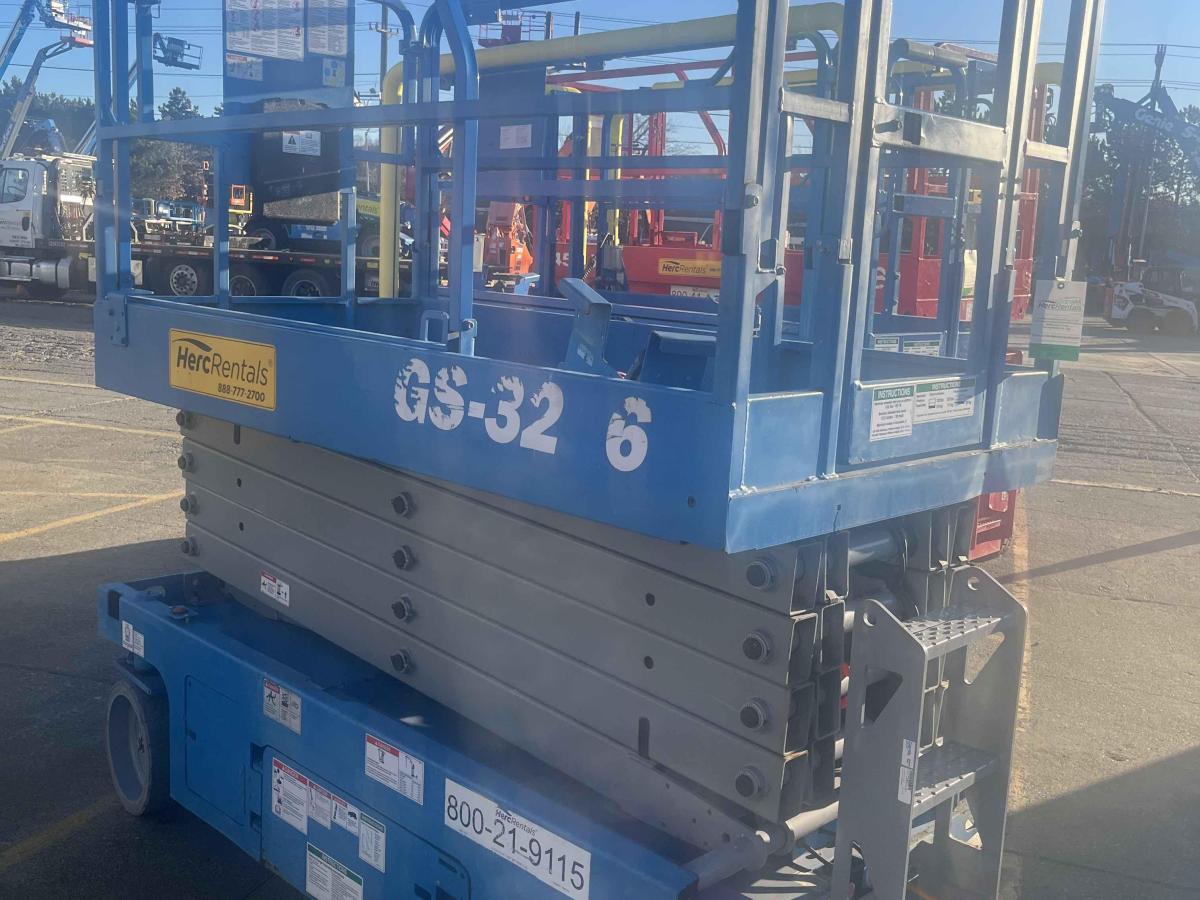 2018 Genie GS-3246-1