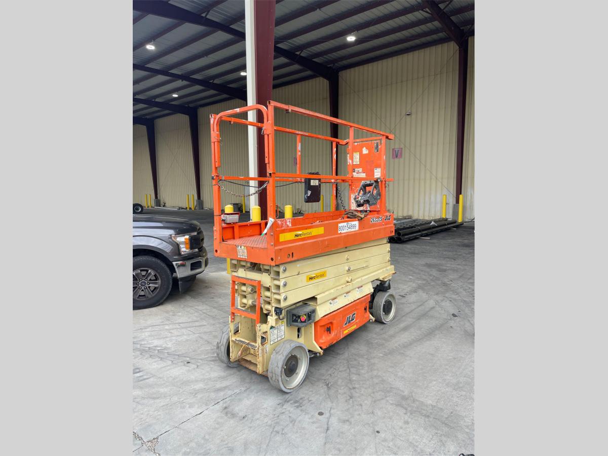 2017 JLG 2632ES