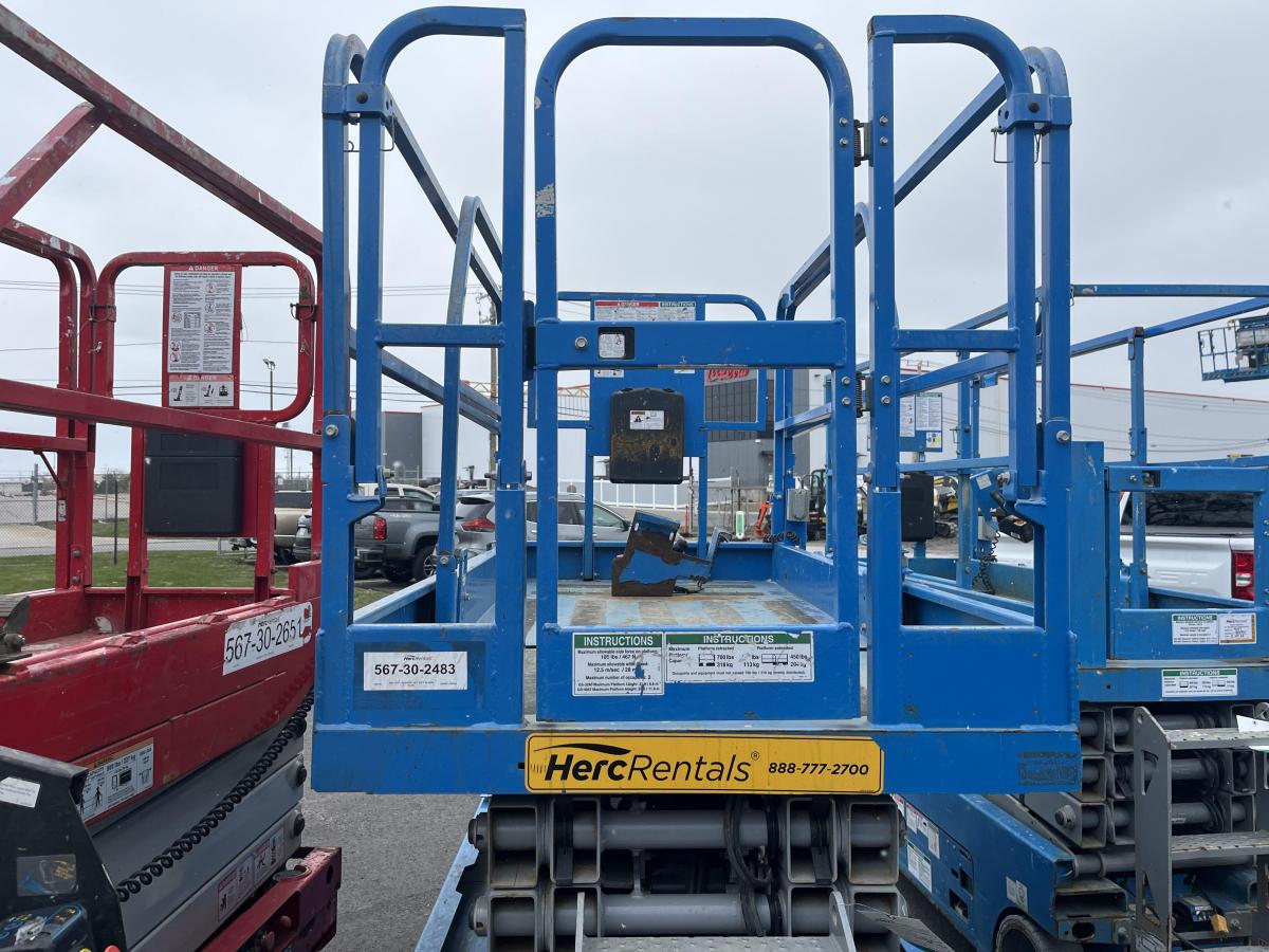 2018 Genie GS-3246
