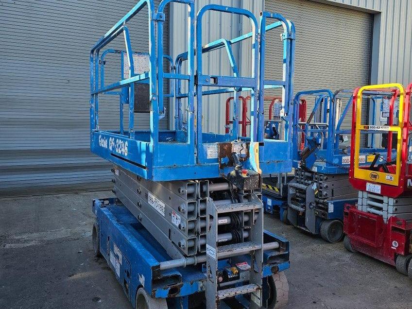 2017 Genie GS-3246-3