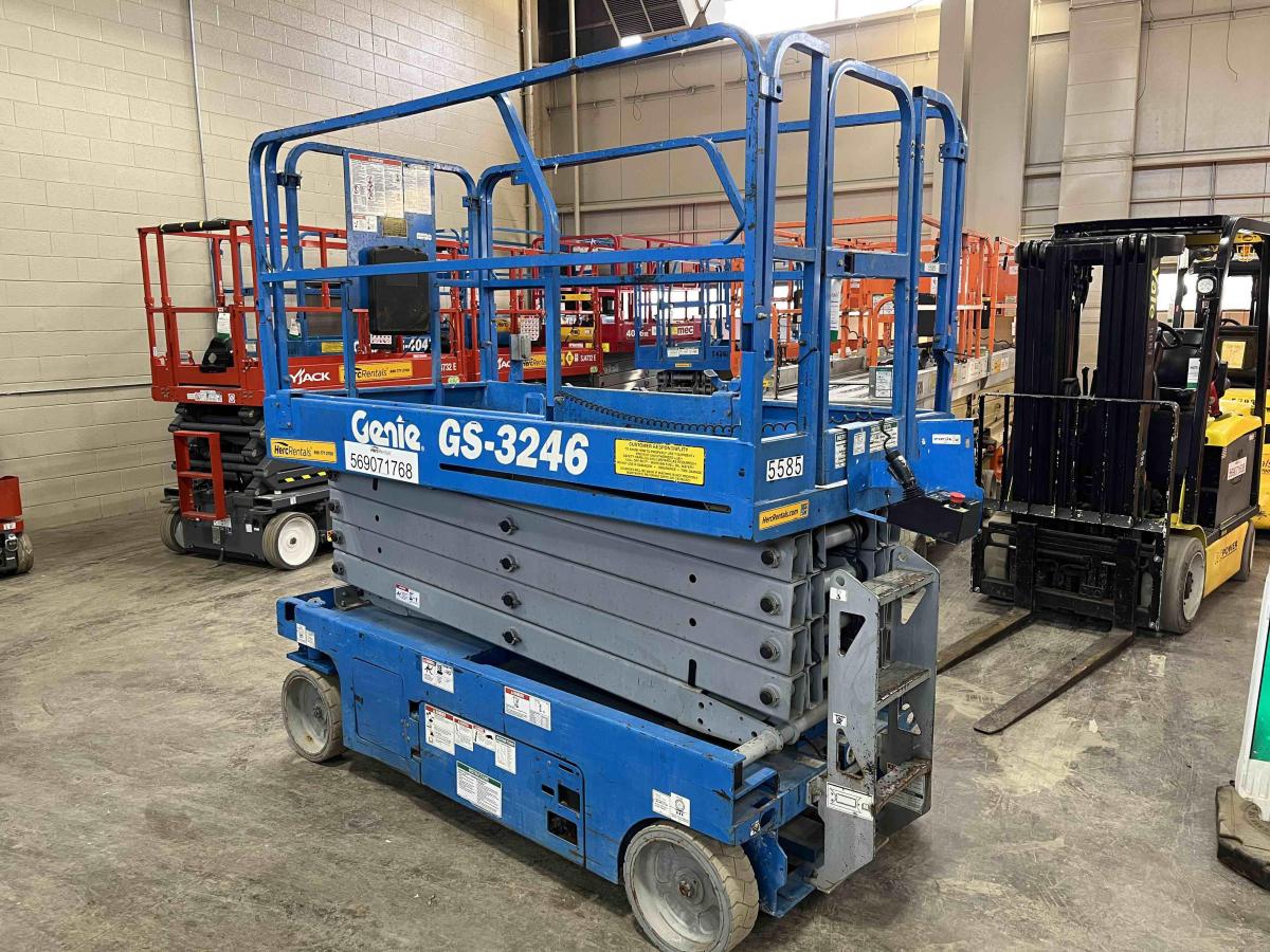 2013 Genie GS-3246