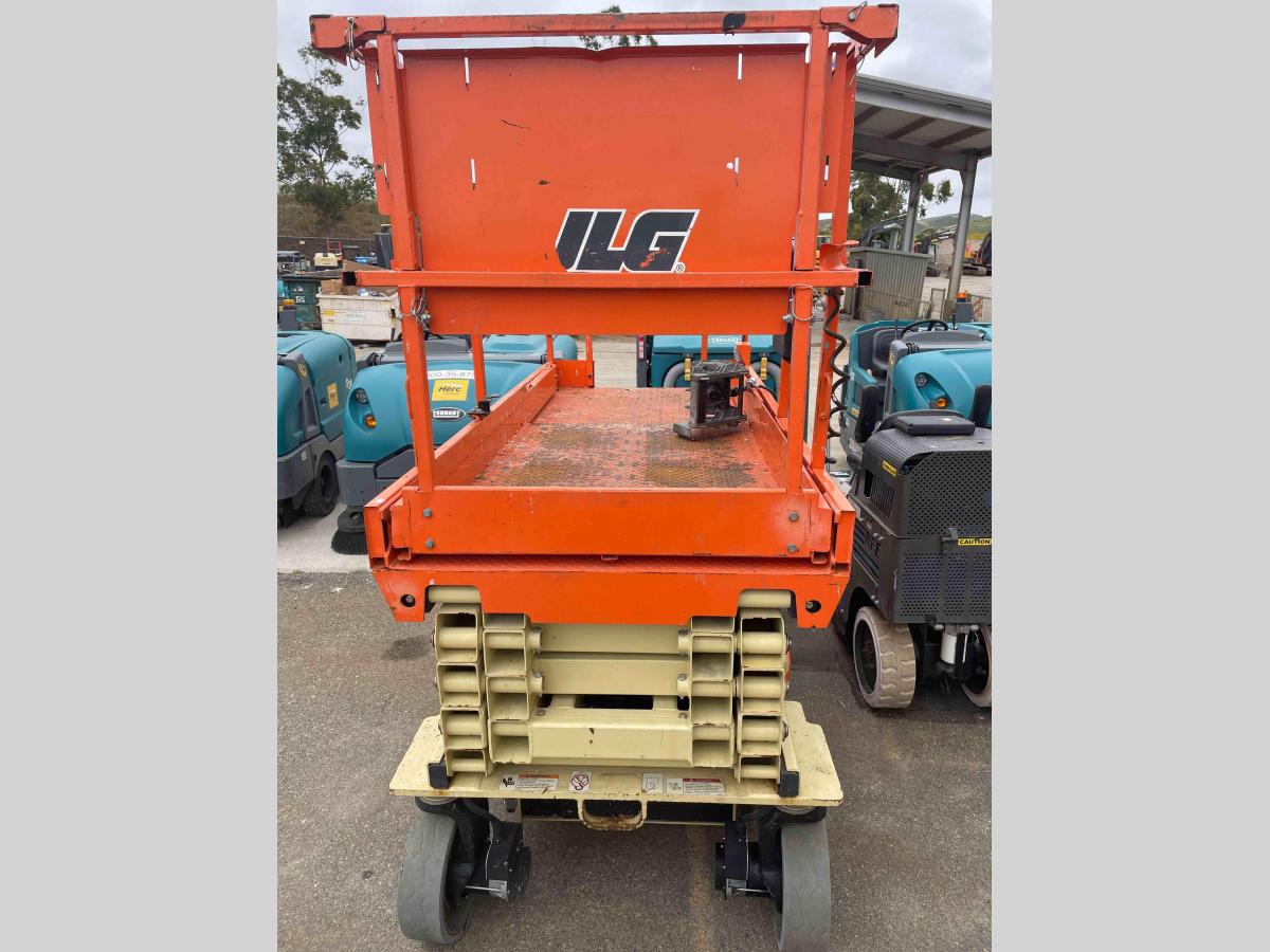2015 JLG 3246ES