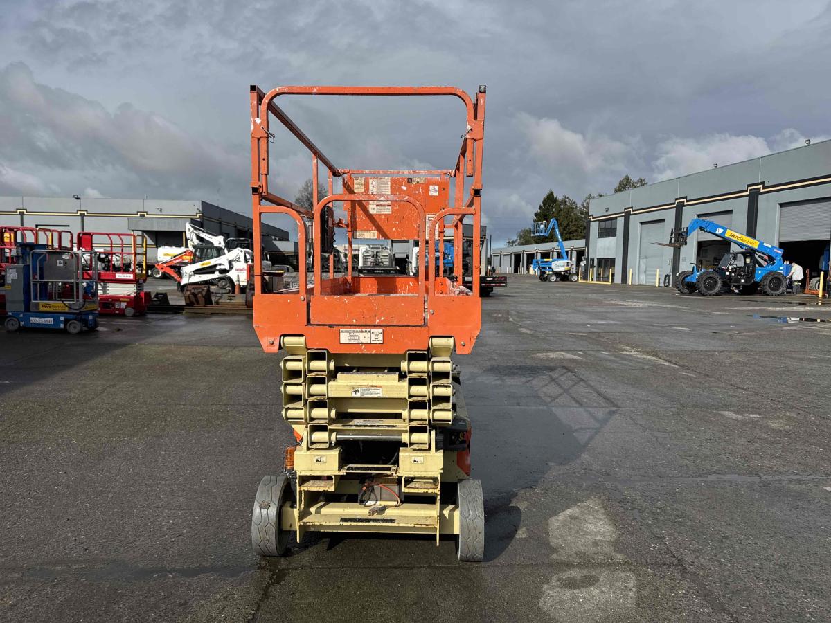 2017 JLG 2646ES