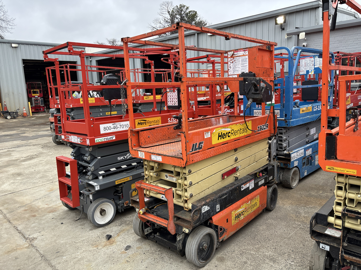 2018 JLG 1932R