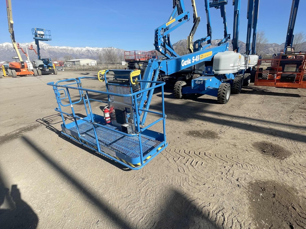 2018 Genie S-45