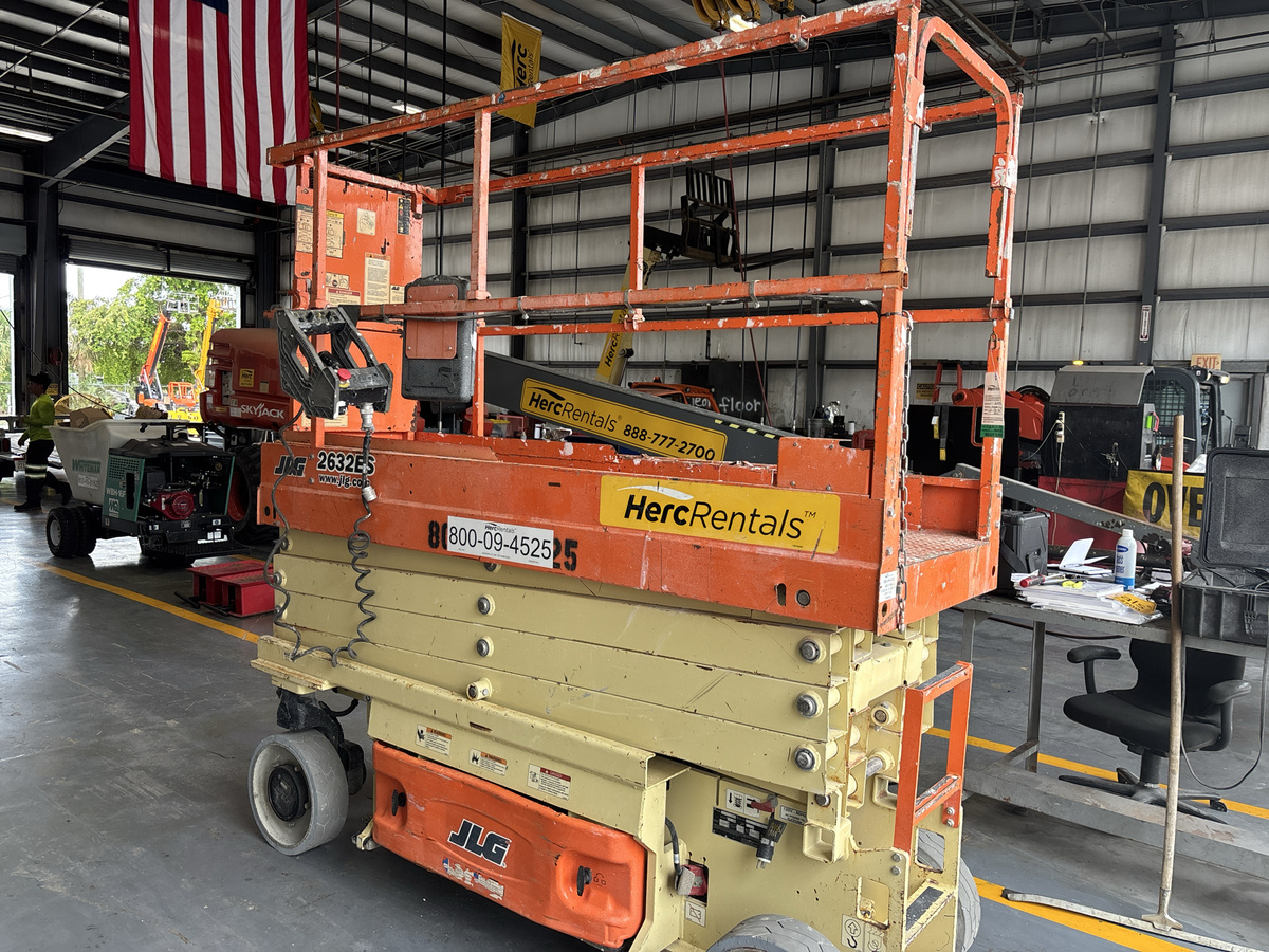 2016 JLG 2632ES-3