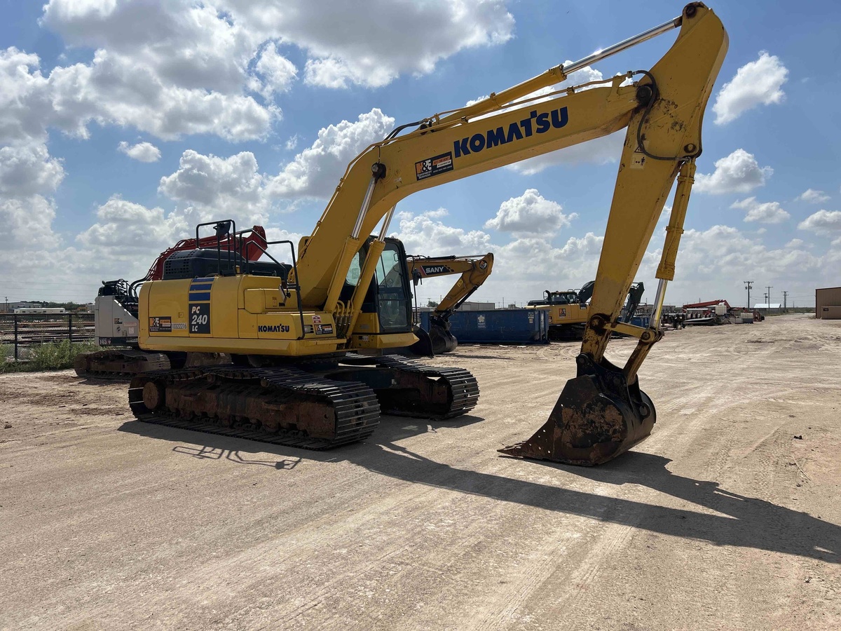 2021 Komatsu PC240LC-11-5
