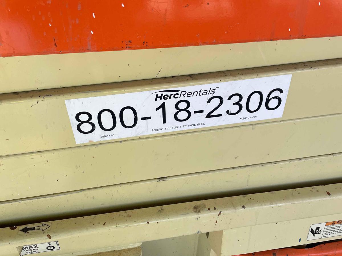 2017 JLG 2632ES