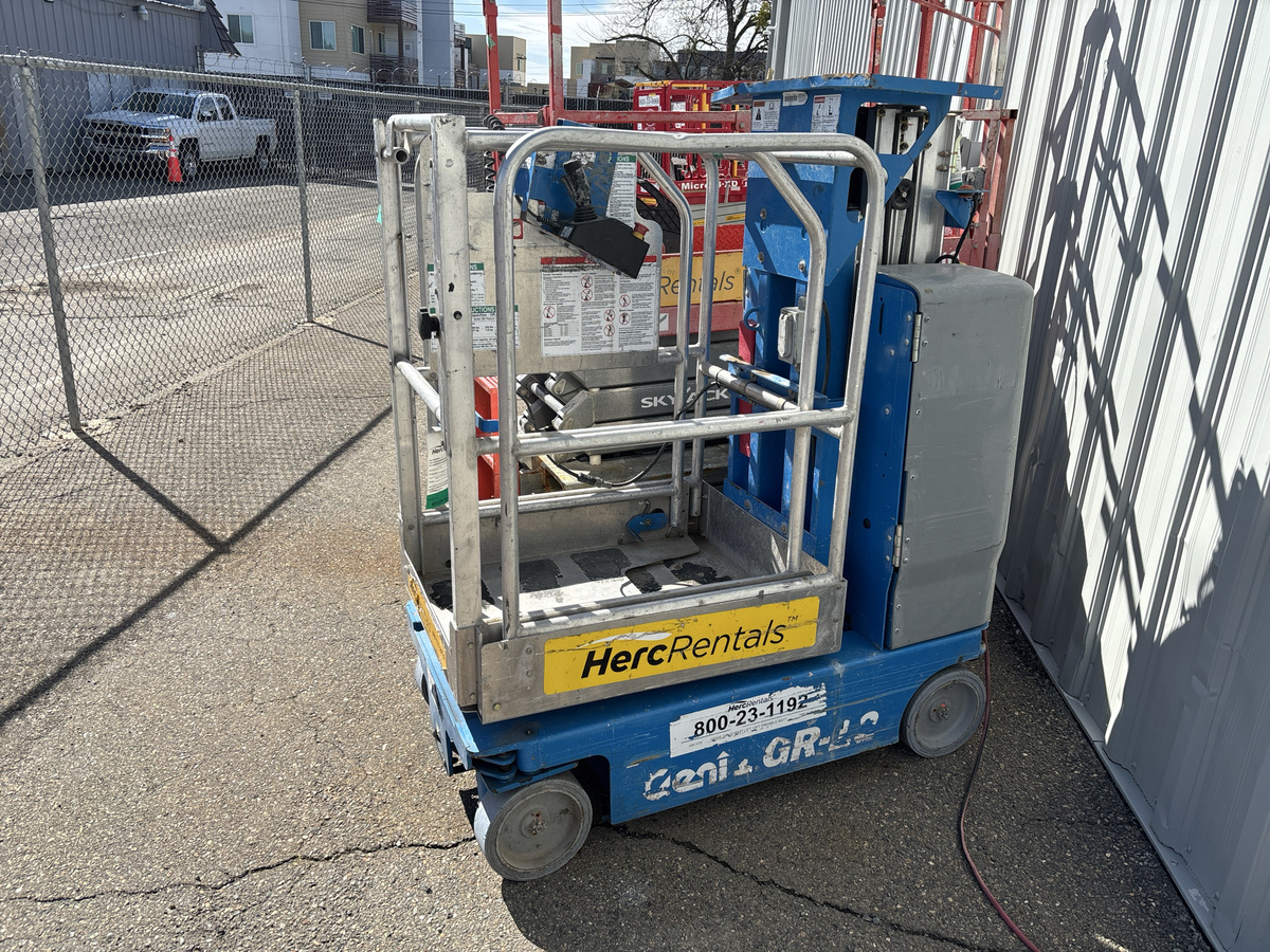 2018 Genie GR-12