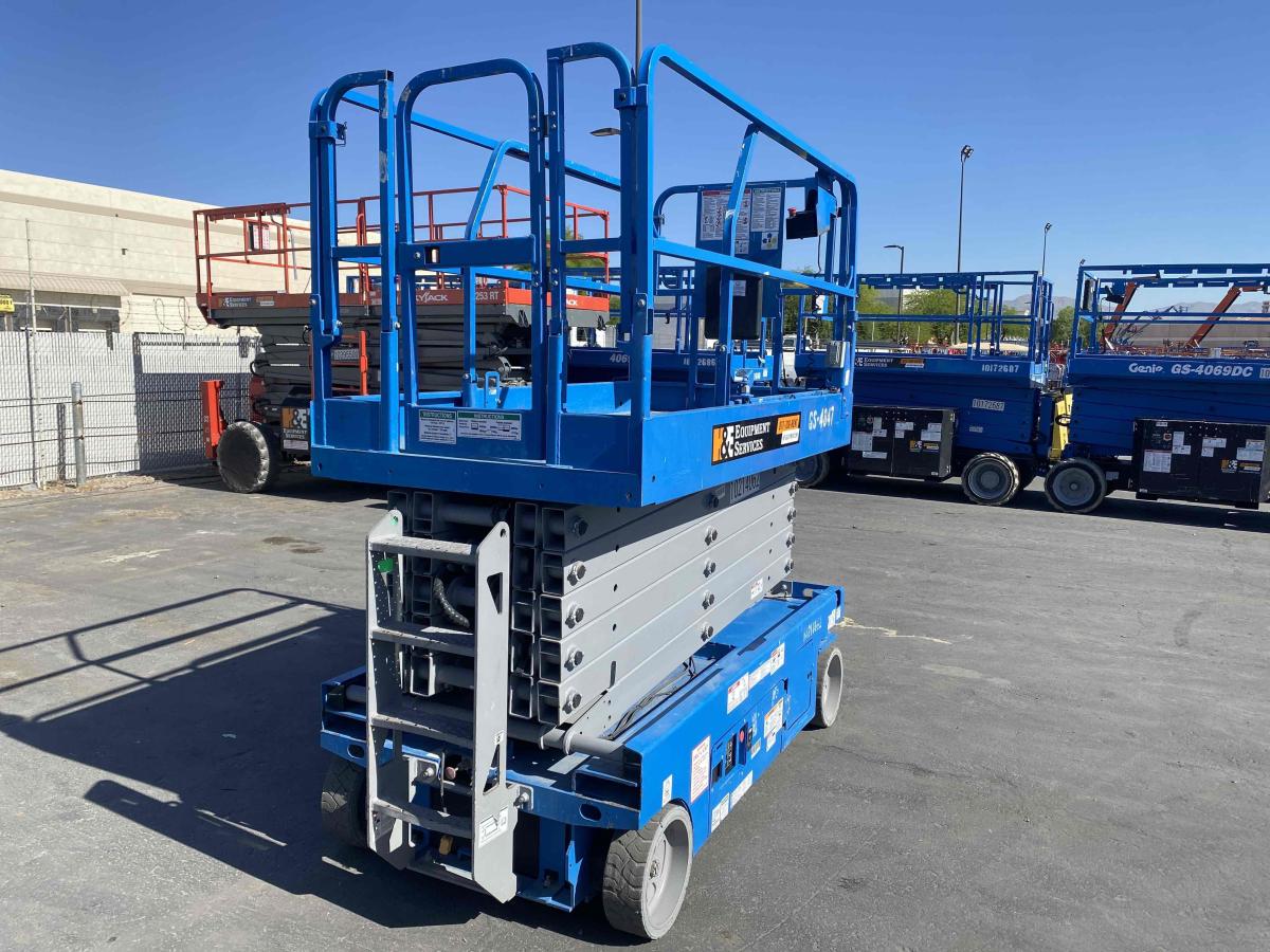 2017 Genie GS-4047