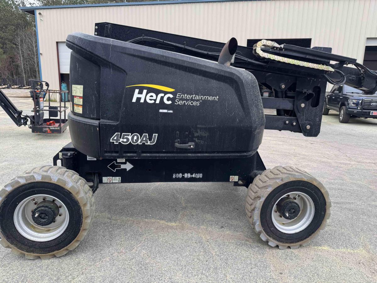 2016 JLG 450AJ
