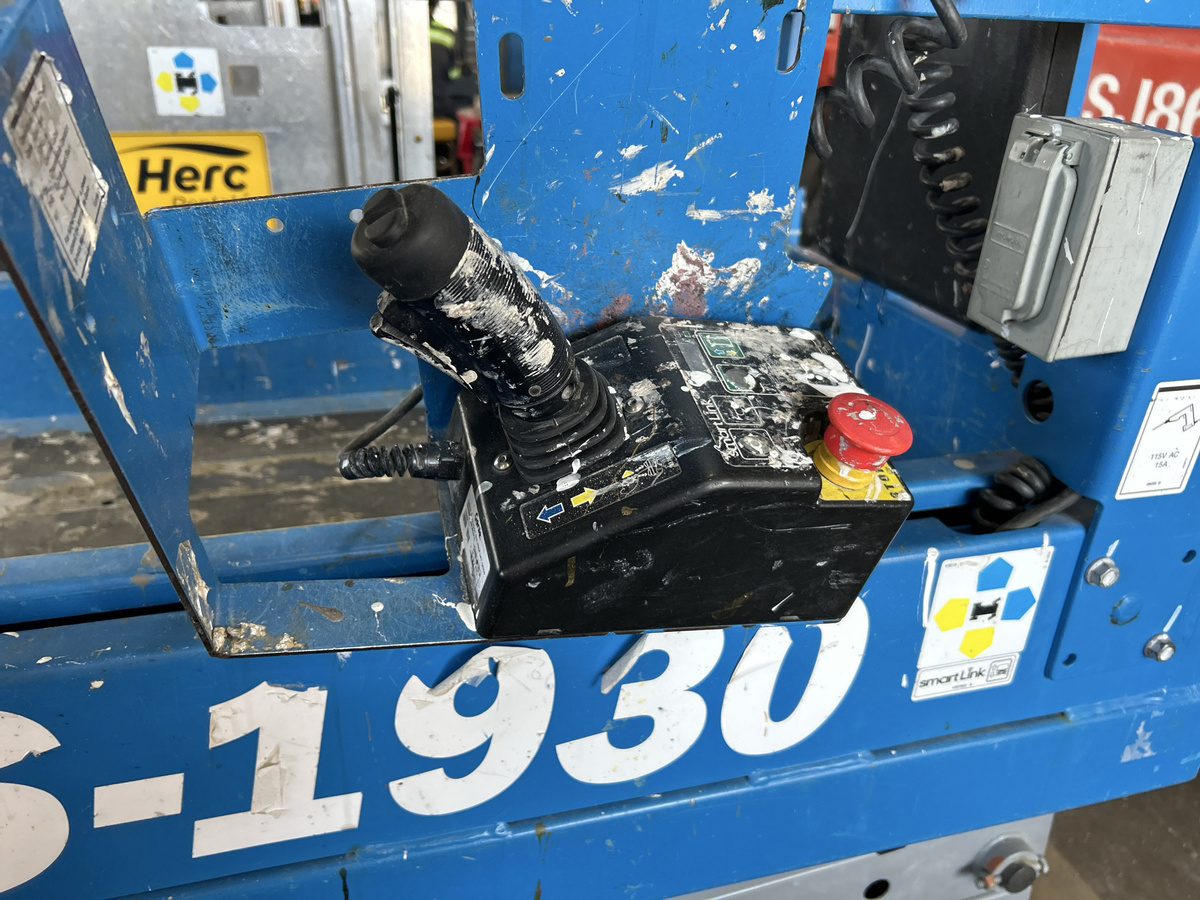 2018 Genie GS-1930-8