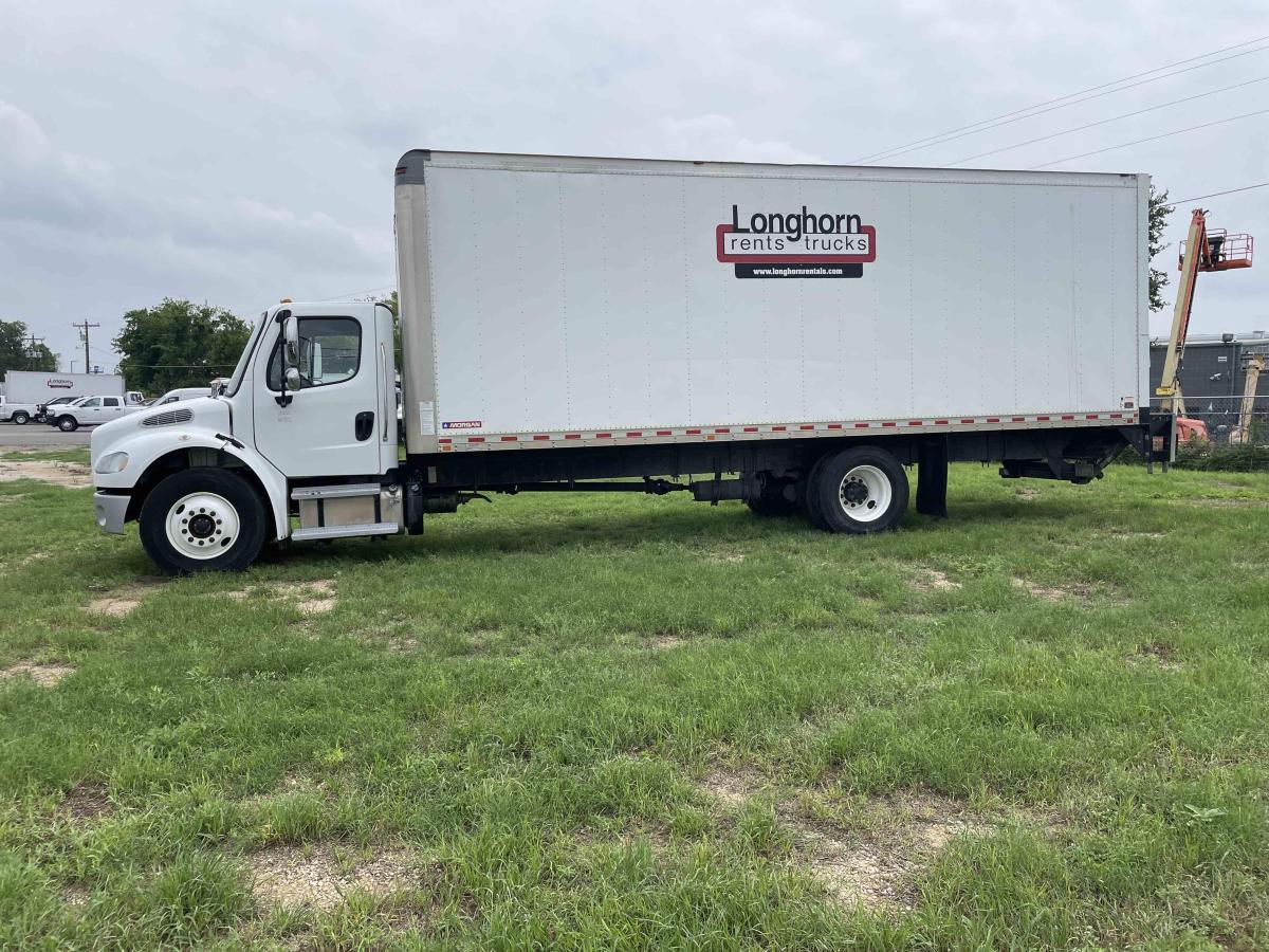 2020 Freightliner M2106