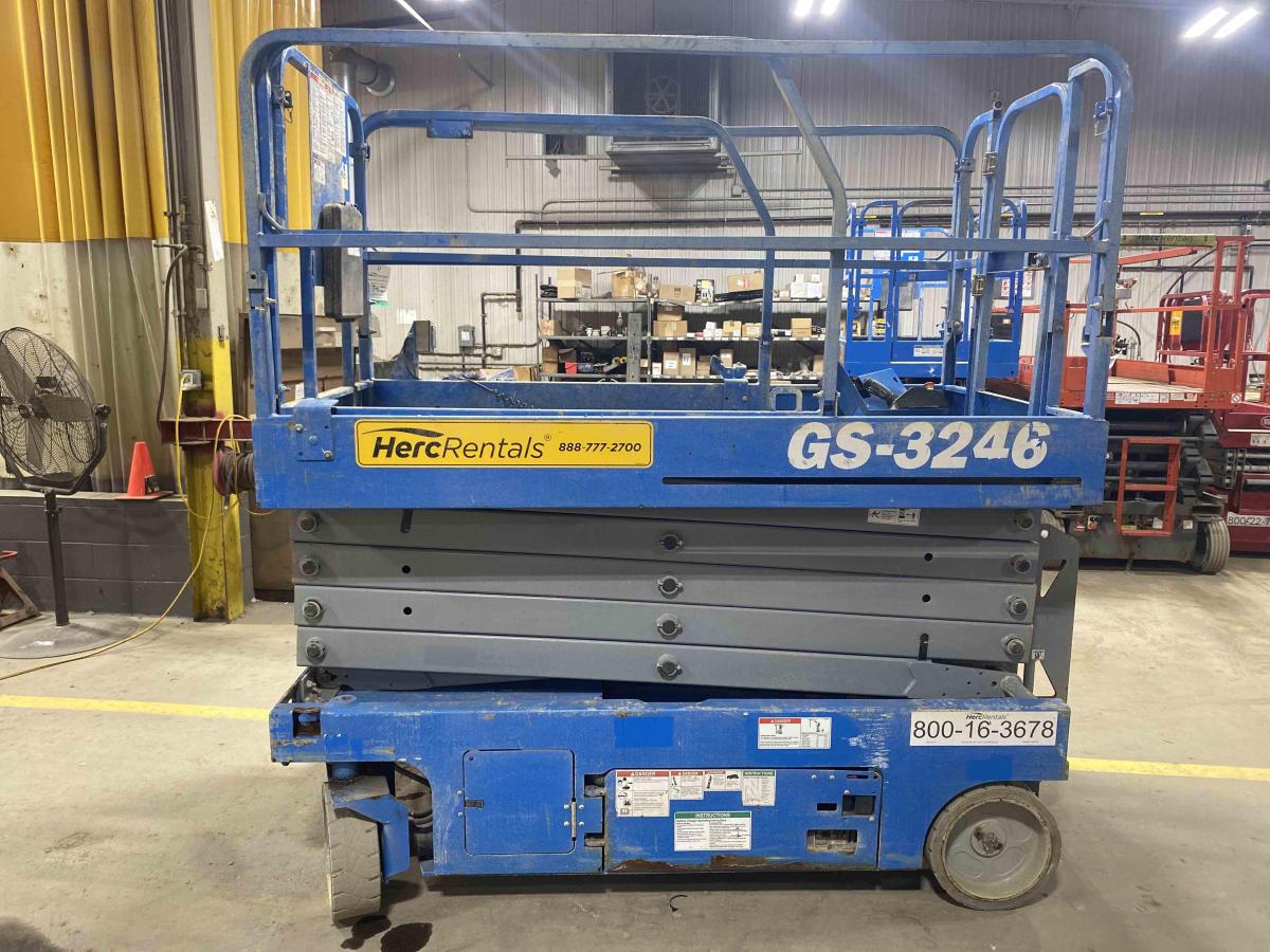 2017 Genie GS-3246