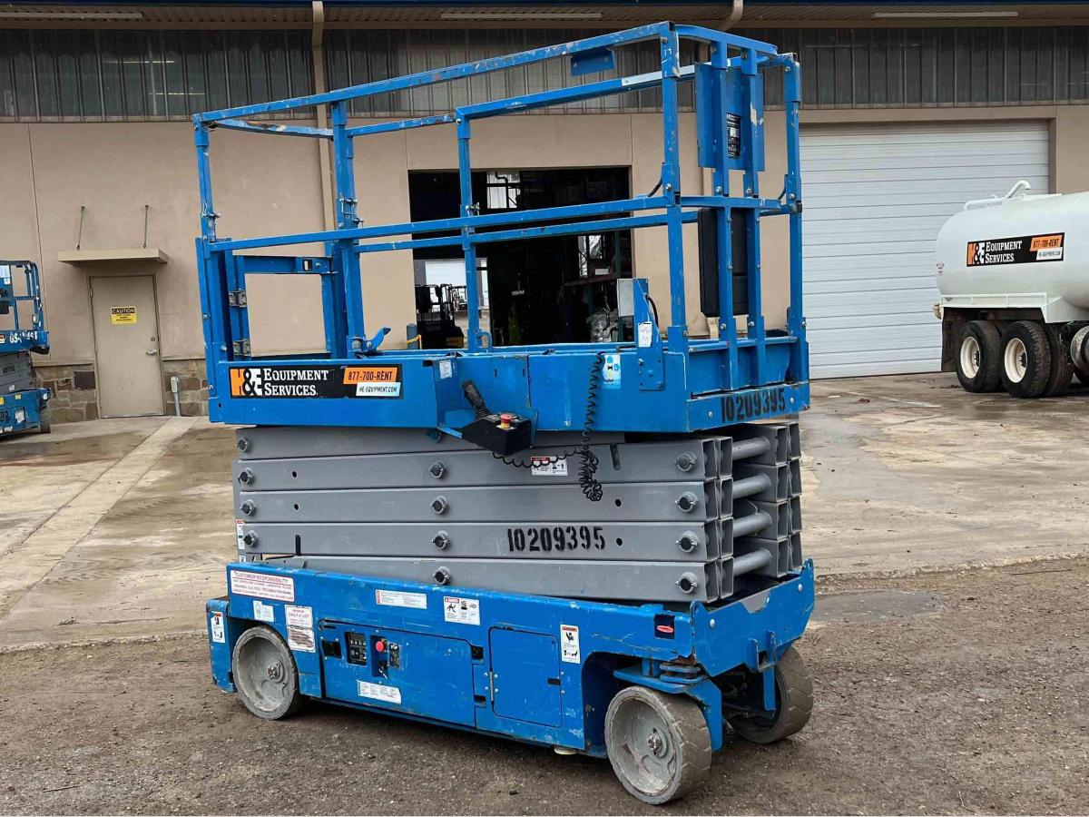 2017 Genie GS-3232-2