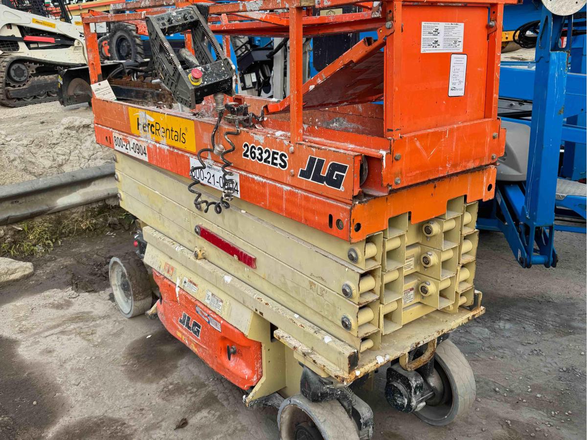 2018 JLG 2632ES