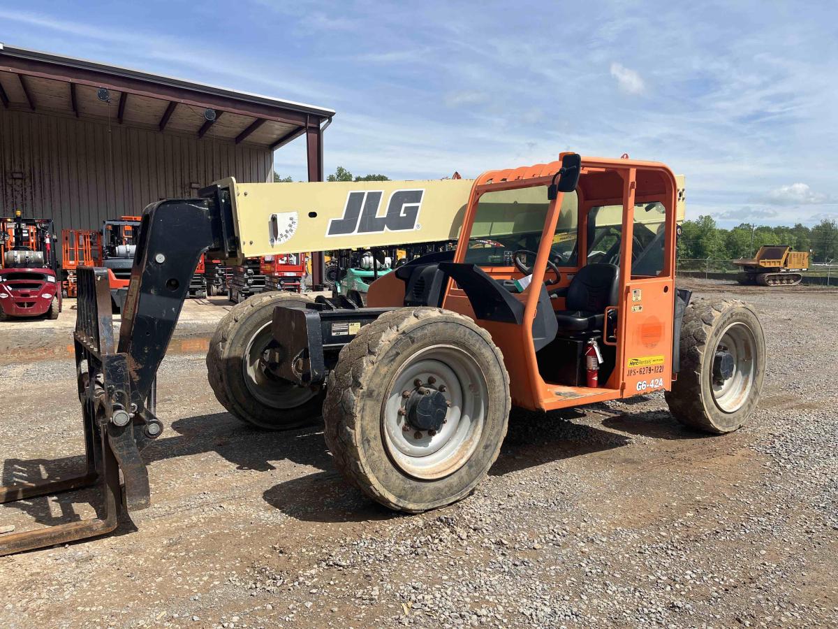 2013 JLG G6-42A