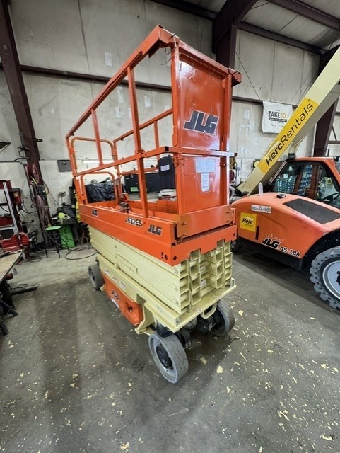 2016 JLG 2632ES