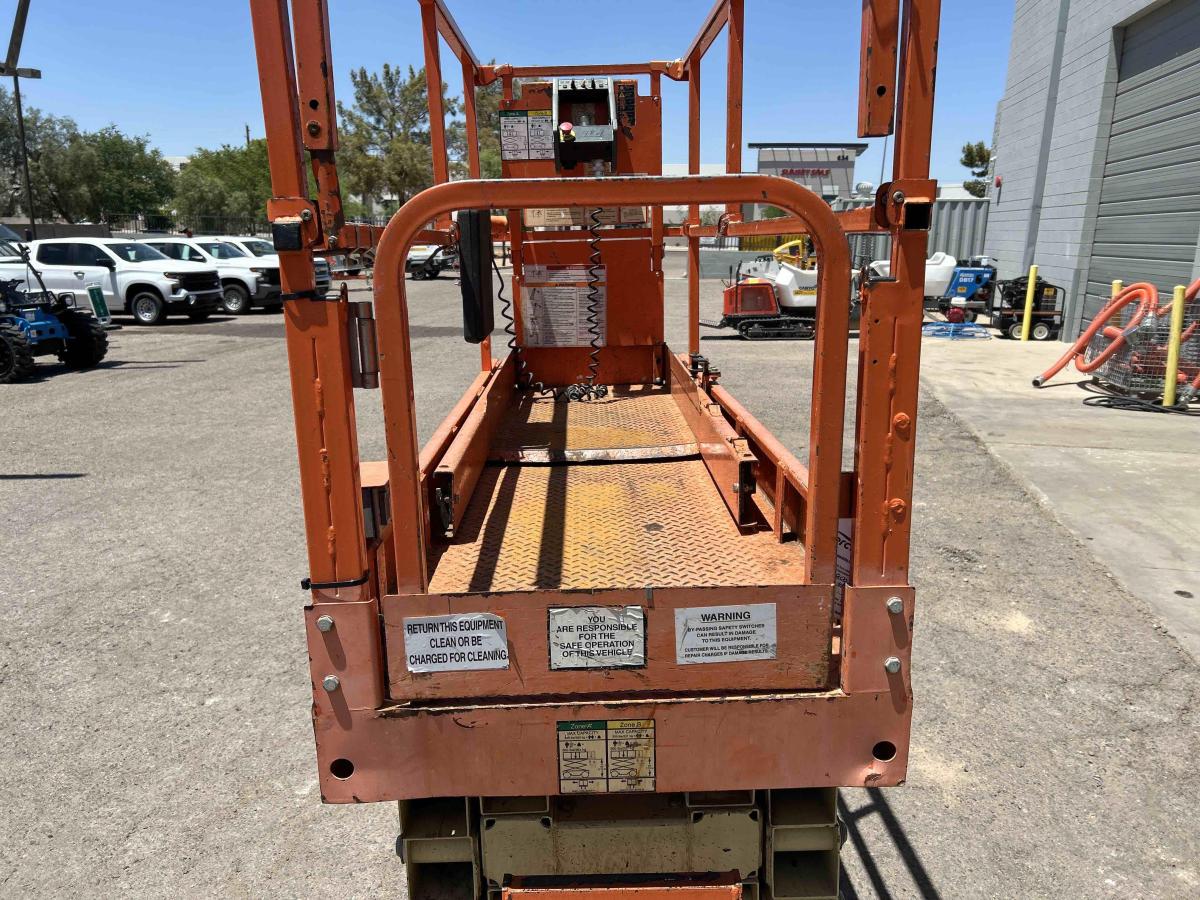 2018 JLG 2632ES-9