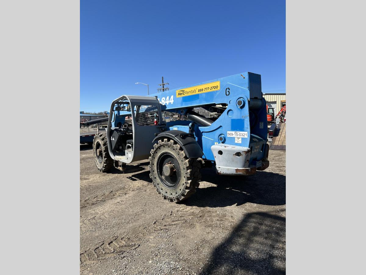 2013 Genie GTH 844