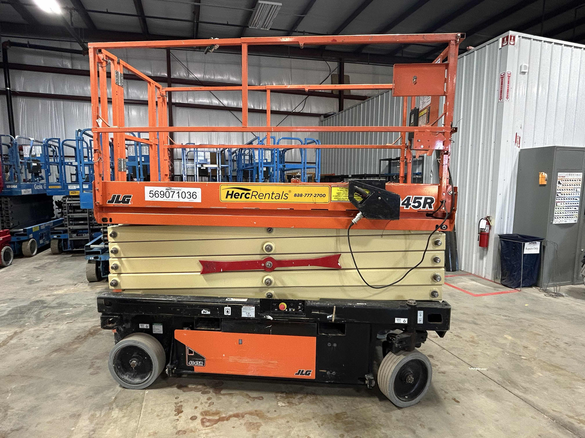 2019 JLG 4045R-2
