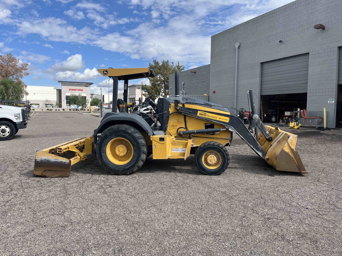 2017 John Deere 210L-5