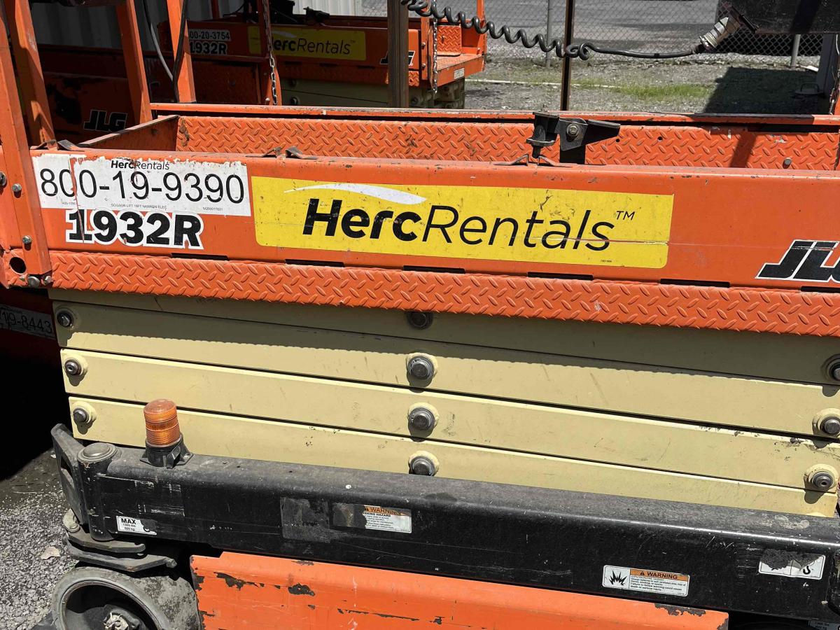 2018 JLG 1932R