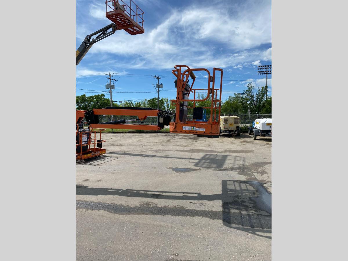 2017 JLG 860SJ-4
