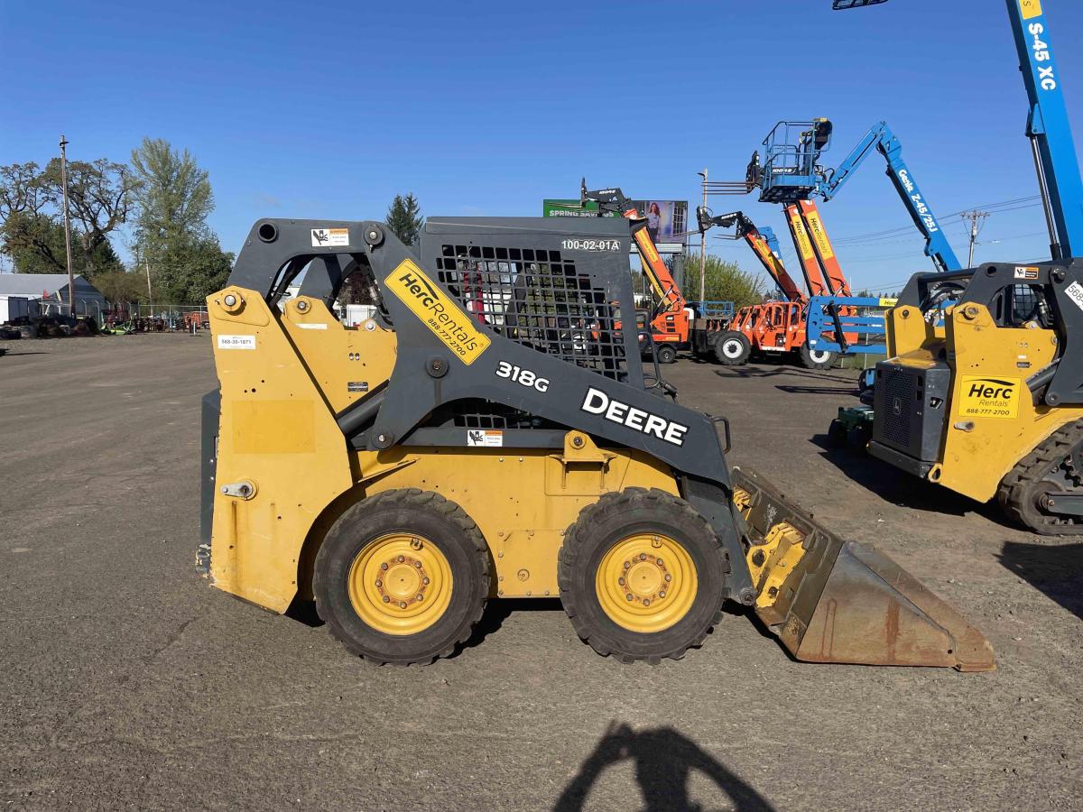 2022 John Deere 318G