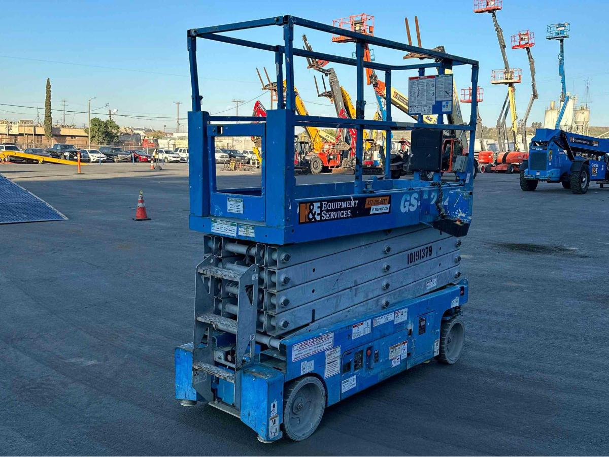 2016 Genie GS-3232