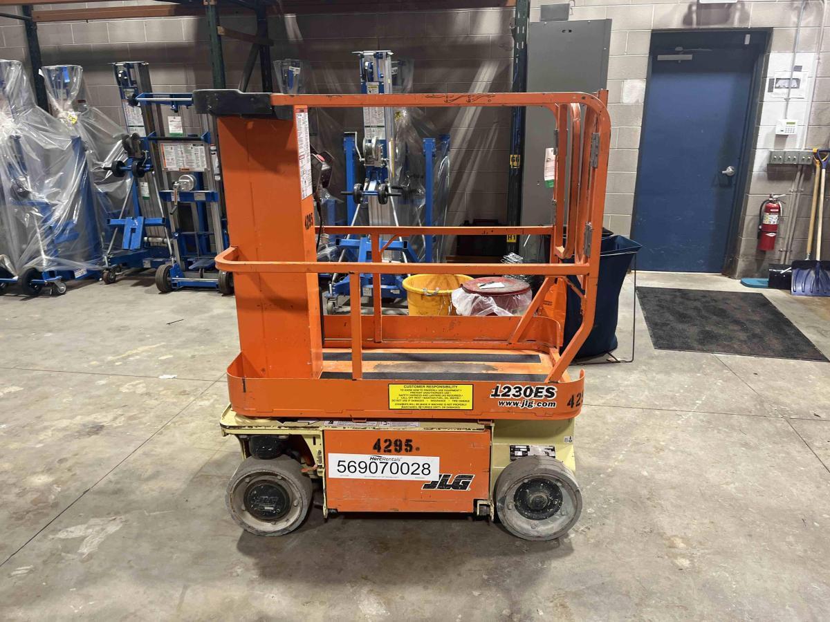 2014 JLG 1230ES-3