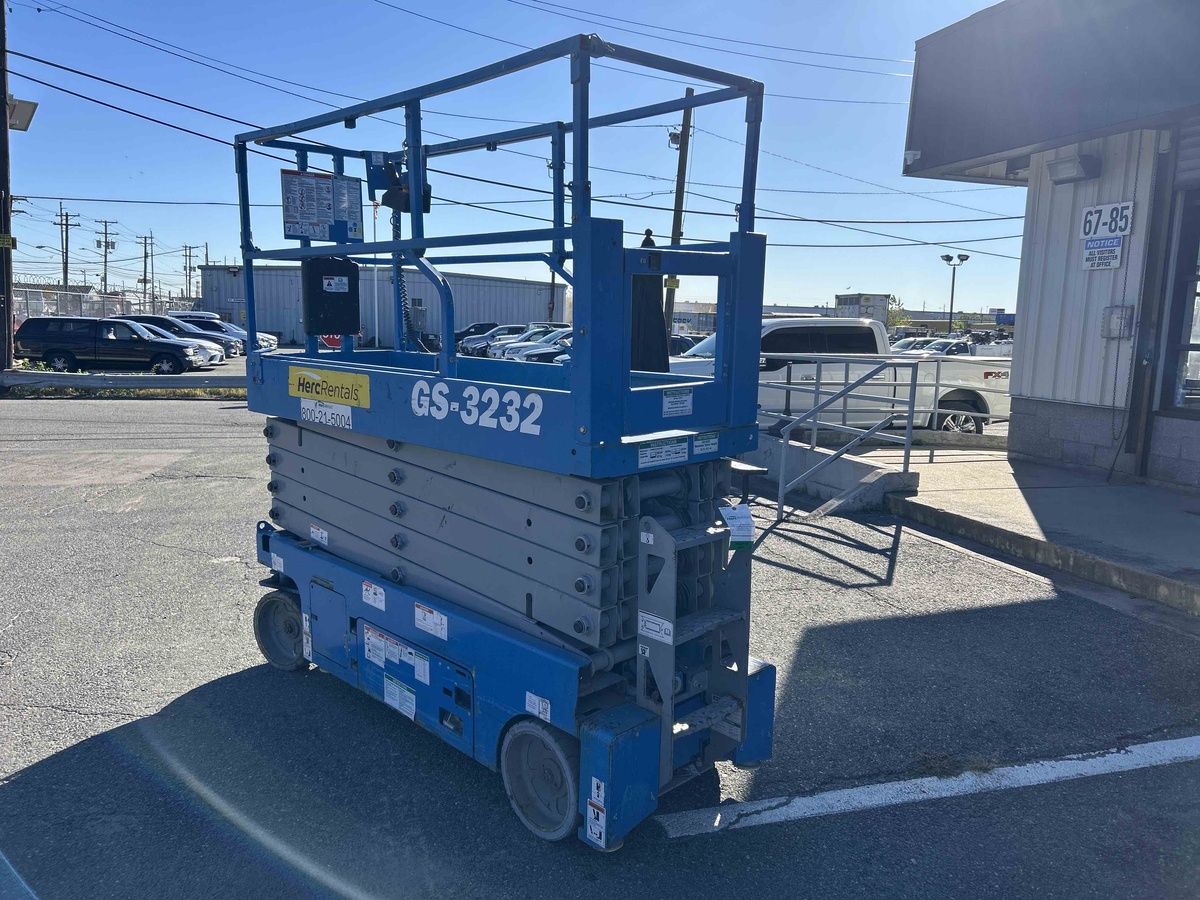 2018 Genie GS-3232-2