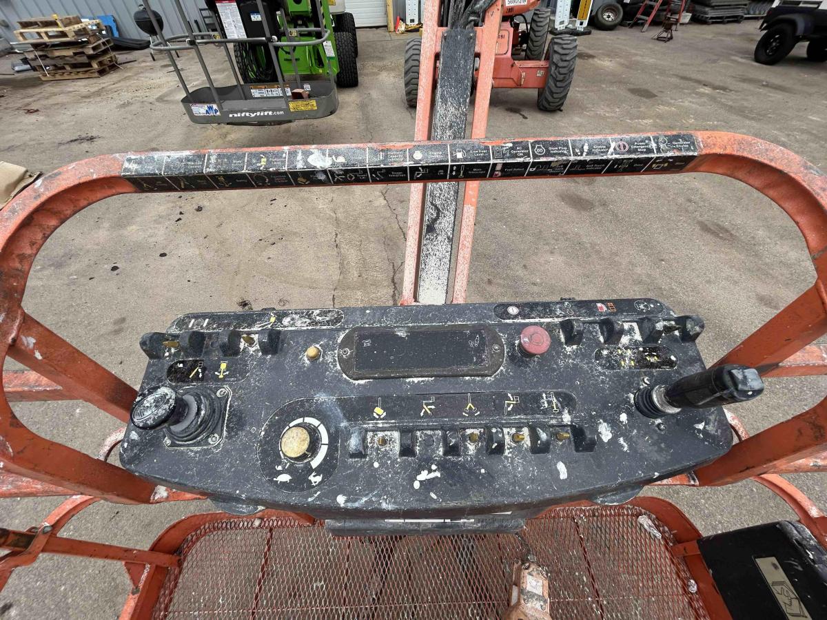 2014 JLG E600JP