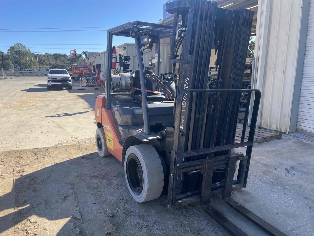 2018 Toyota 8FGU30-2