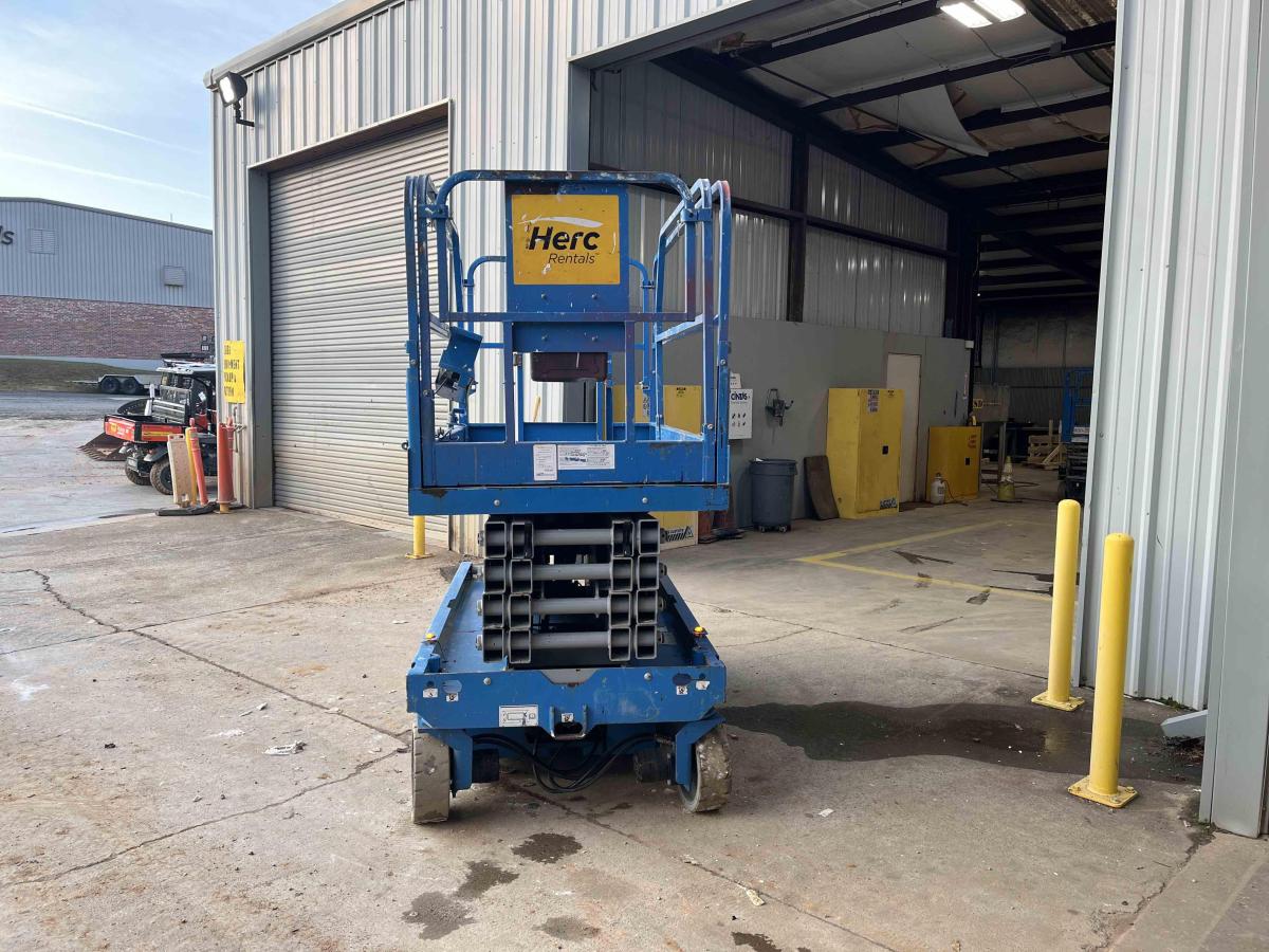 2018 Genie GS-3246
