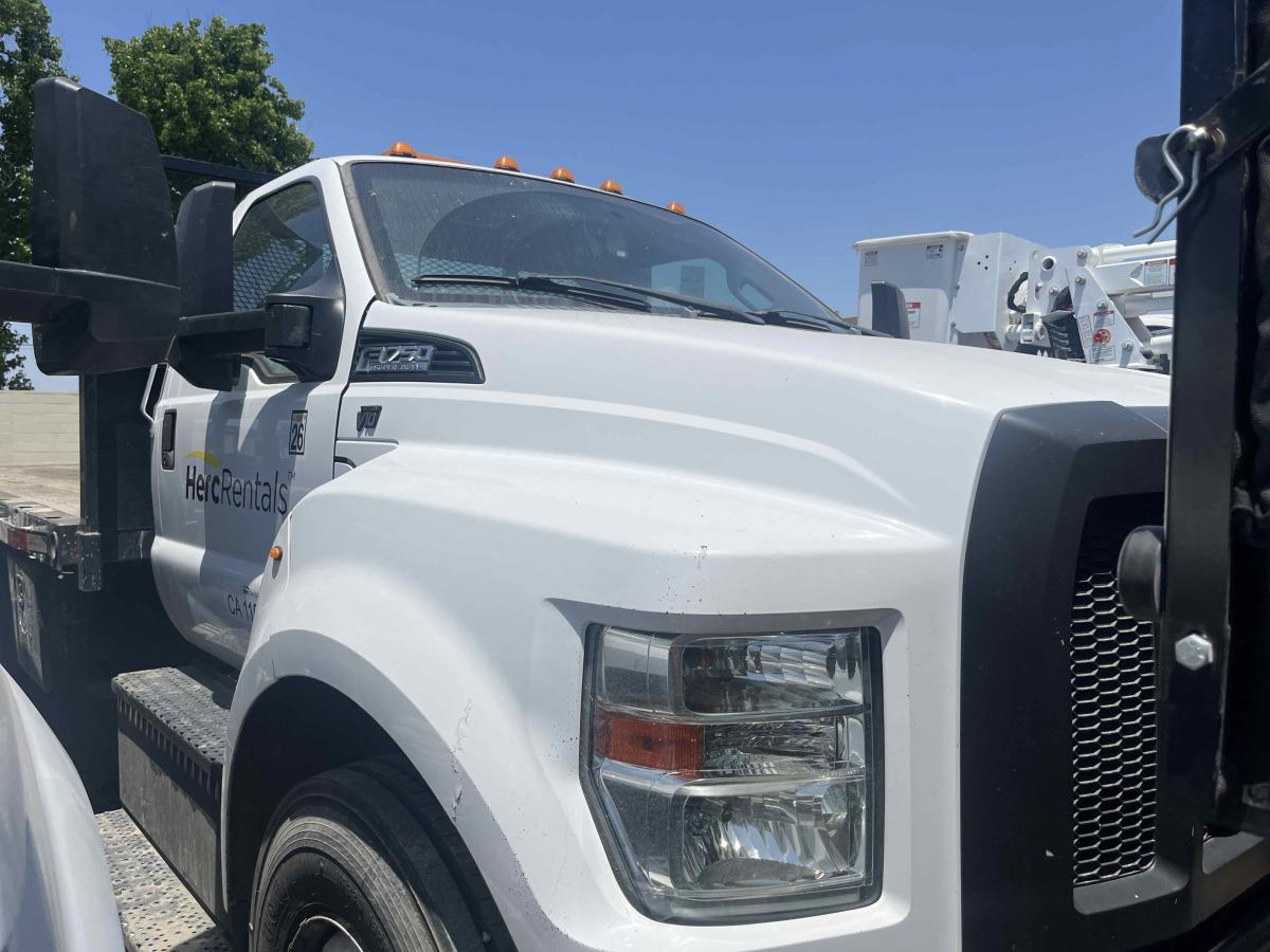 2017 Ford F750-7