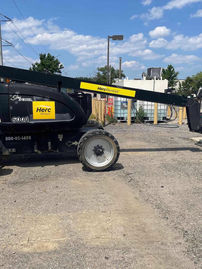 2015 JLG 600A
