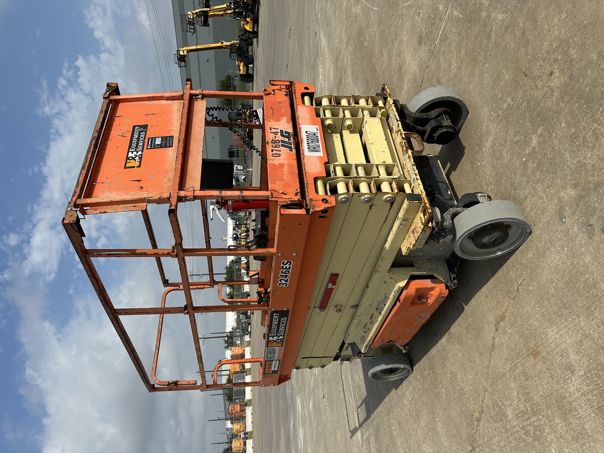 2018 JLG 3246ES-1