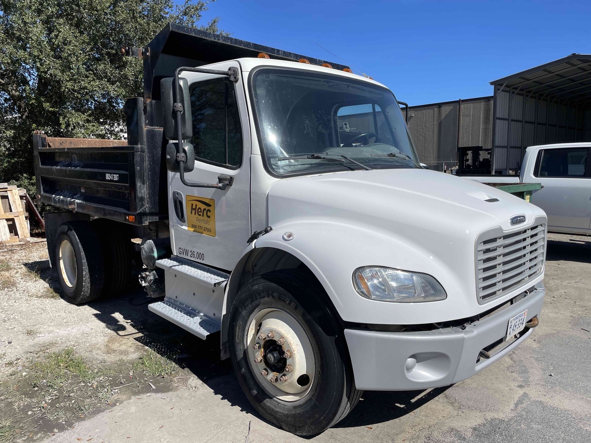 2018 Freightliner M2106